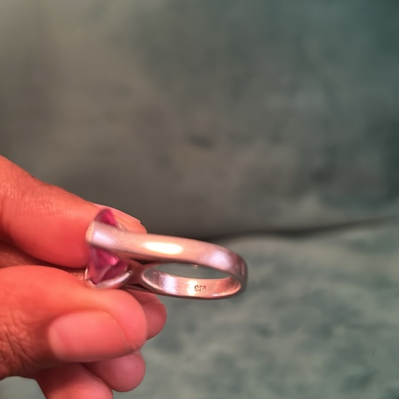 Silver and Amethyst ring - Picture 4 of 4
